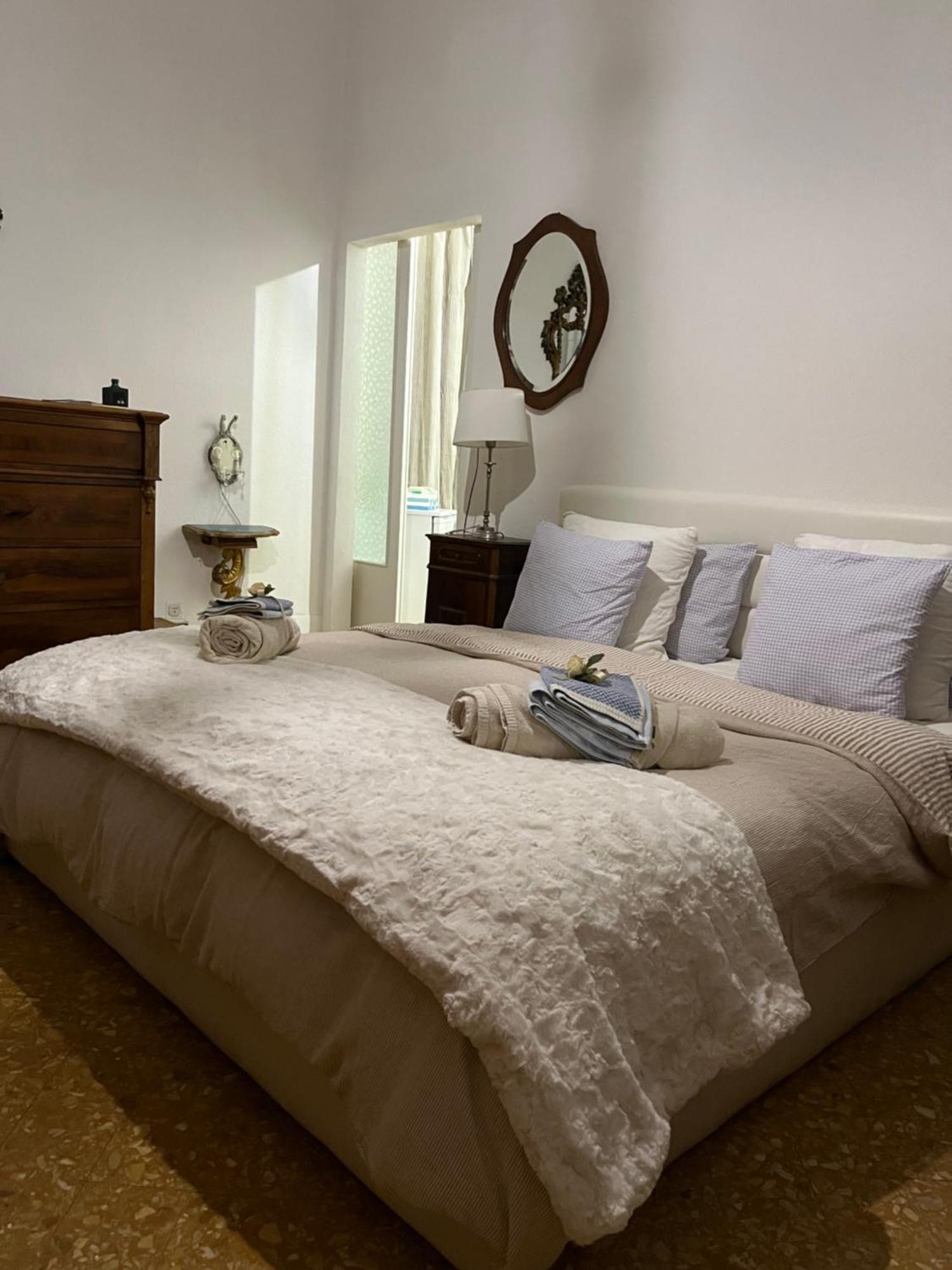 A Casa Del Console Apartment มอนเดลโล ภายนอก รูปภาพ