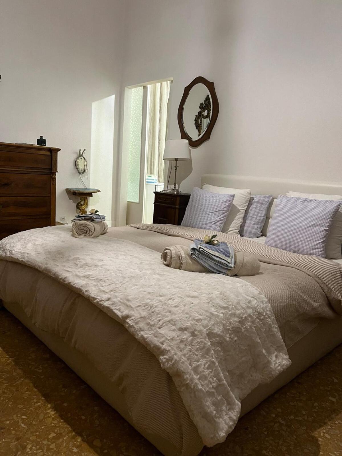 A Casa Del Console Apartment มอนเดลโล ภายนอก รูปภาพ